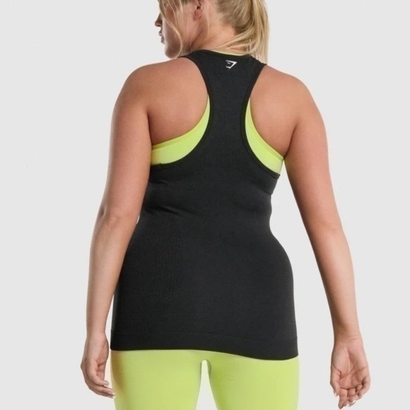 NWT GYMSHARK VITAL SEAMLESS 2.0 VEST IN BLACK MARL - Picture 2 of 6